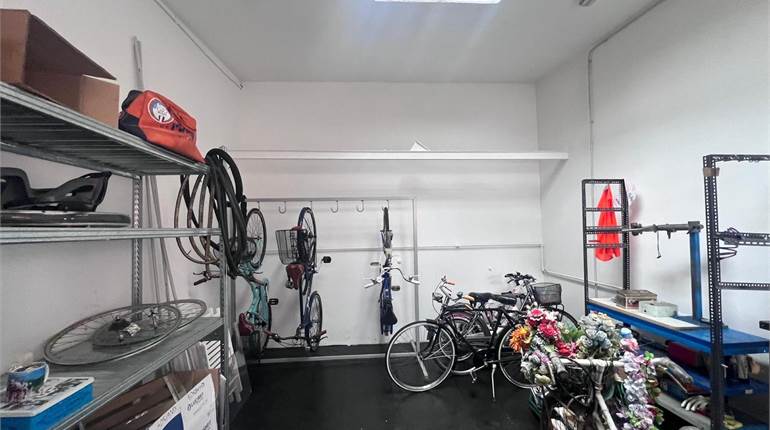 Garage for sale in Milano