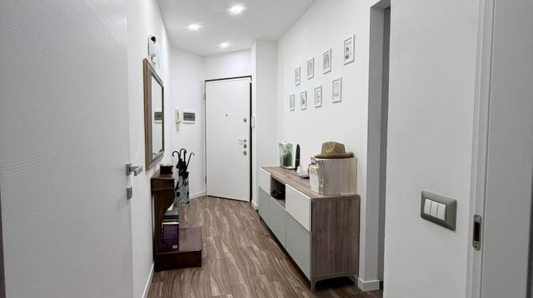 Ad.ze MM Tolstoy, trilocale ristrutturato