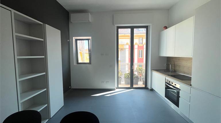 Ad.ze Città Studi / Argonne - 1 locale con balcone