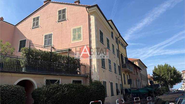 LEVANTO – 2 locali con posto auto