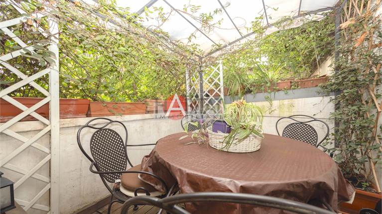 3 locali con Dehor - Ad.ze Bocconi