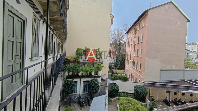 Via Correggio, affittasi appartamenti