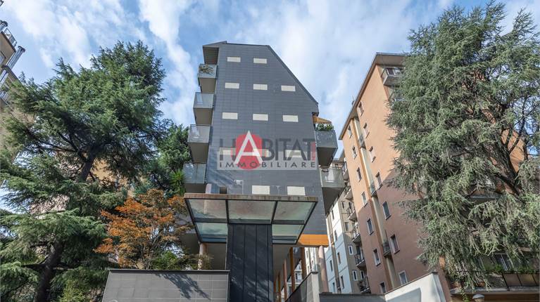 Ad.ze P.zza Melozzo da Forlì - 2 locali arredato con box
