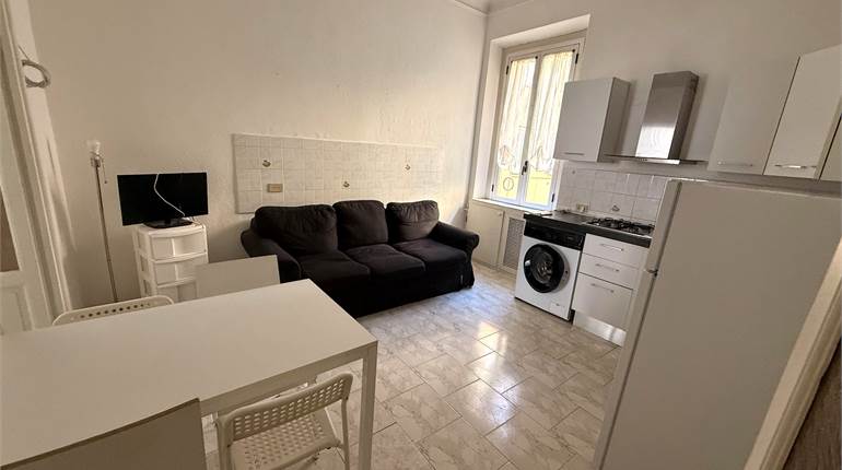 Ad.ze Porta Romana - 2 locali arredato